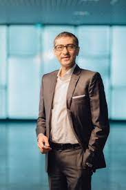 Rajeev Suri and the Intersection of Law and Technology at Nokia